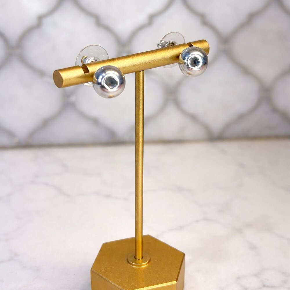 Vintage Silver Ball Stud Earrings – Minimalist Everyday Style